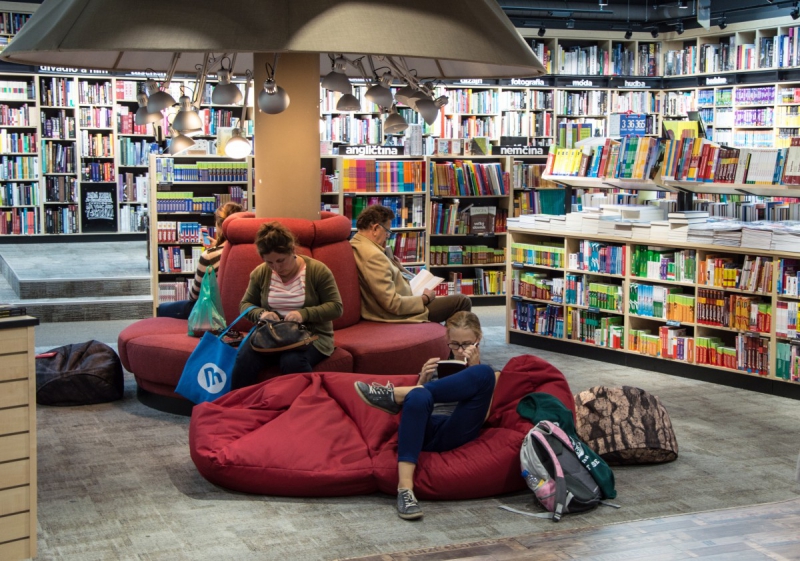 magasin-SPERACEDES-min_books_bookstore_book_reader_readers_reading_shop_sale_books-849006